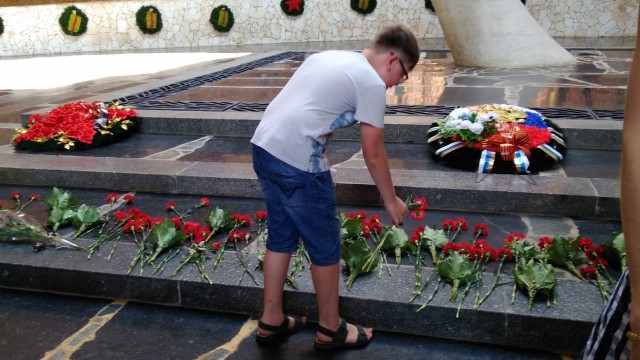 Встретились как-то два поколения