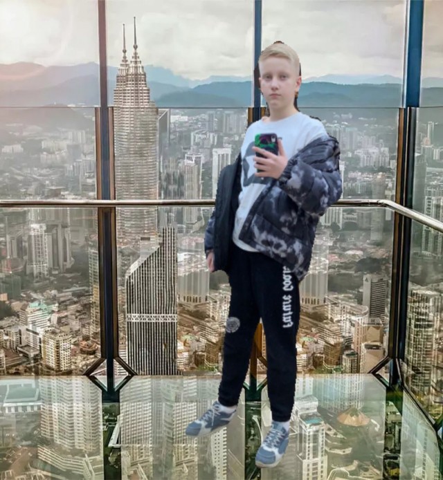 Есть мастера по фотошоп?