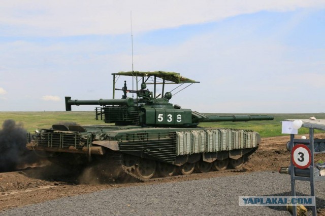 Как боеголовка NLAW пробивает танки
