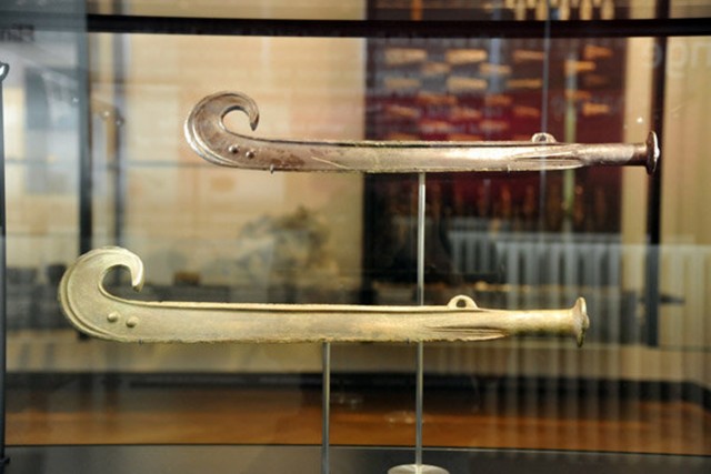 Эволюция меча от Ассирии до Рима