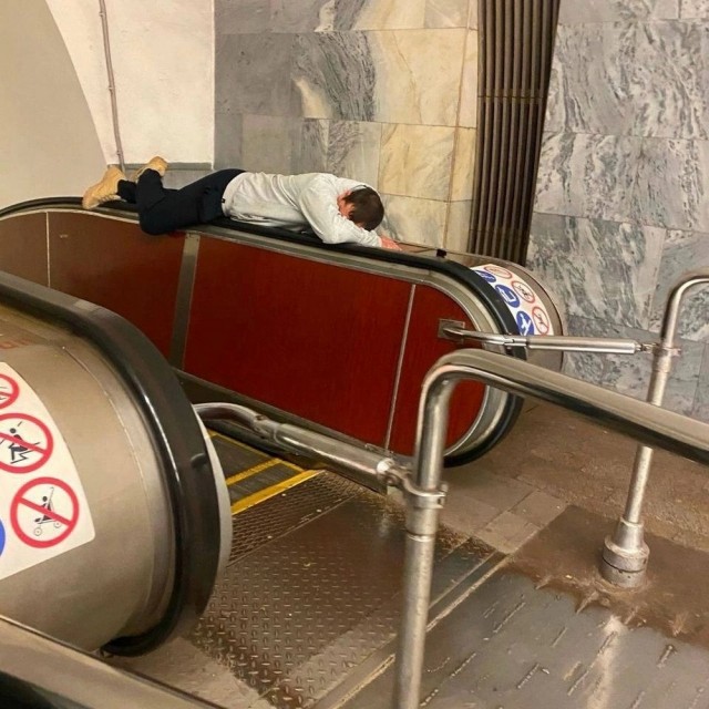 Модники из российского метрополитена на сей вторник