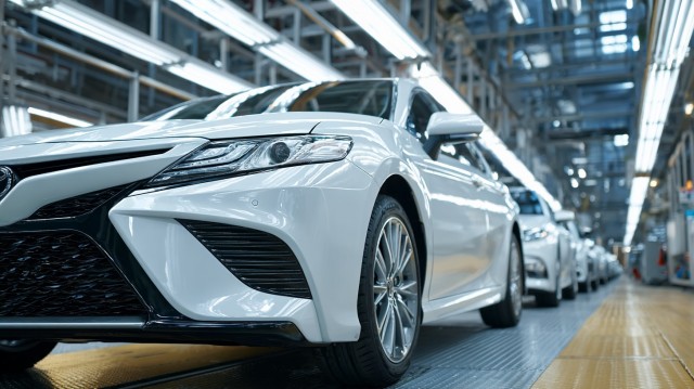 В России готовят к запуску бывшие заводы Toyota и GM