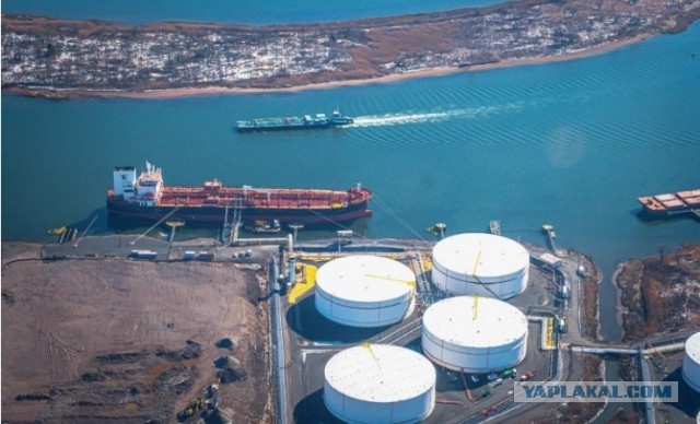 Энергопоставки из США ввергают Европу в геополитический риск, пишут СМИ