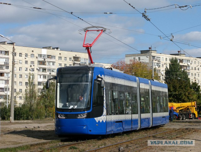 Кличко презентовал трамвай с WI-FI и USB