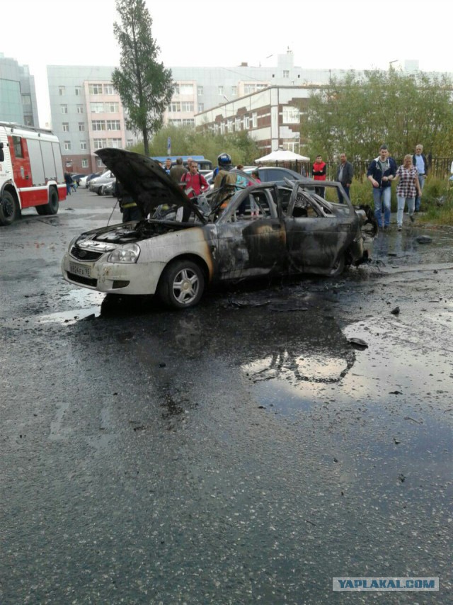 Взрыв 'Приоры' в Новом Уренгое