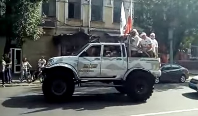 Драка байкеров в Саратове с водителем на ул. Горького 15.09.2018