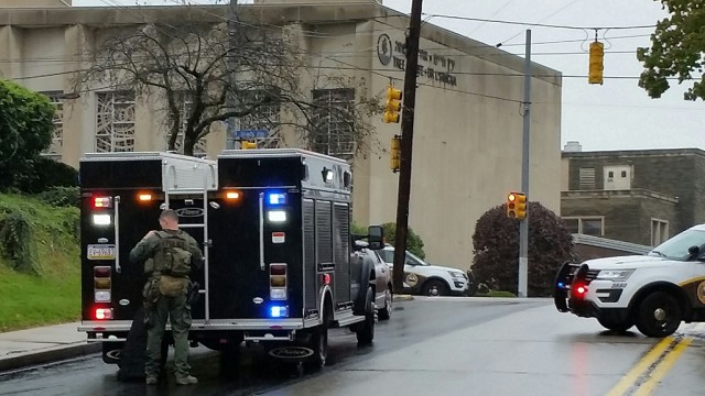 Вооруженный неизвестный захватил синагогу «Древо жизни» в пельсинванском Питтсбурге. 7 человек убиты