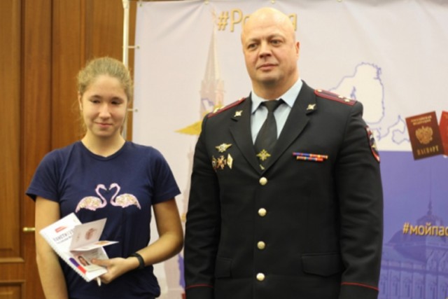 В Петербурге полицейский написал заявление на девушку, сказавшую, что у него «нет совести»