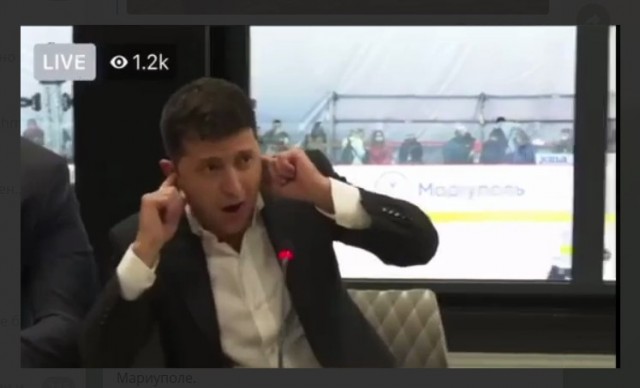Зеленский призвал граждан в Донбассе, считающих себя русскими, уезжать в Россию
