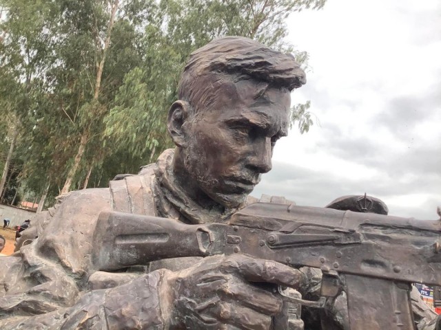 Памятник российским военным советникам в Банги