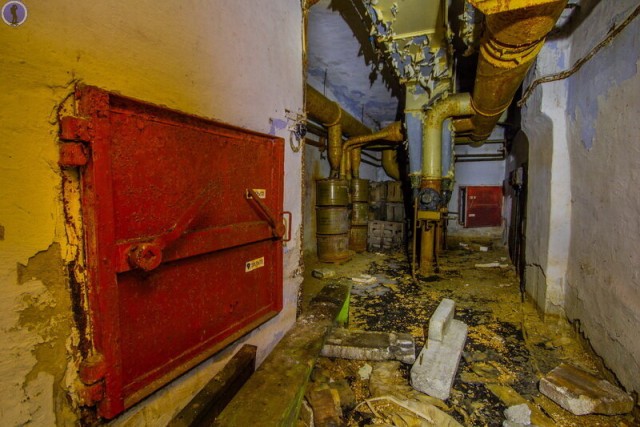 Забытое убежище закрытой кондитерской фабрики "Спутник"