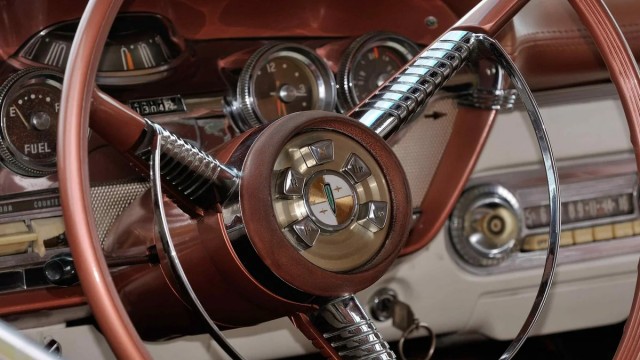 Невероятные «фишки» американских автомобилей 50-х