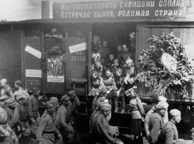 Фотографии из прошлого нашей страны - 29