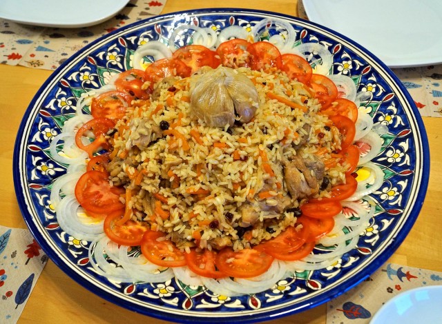 Как правильно кушать плов