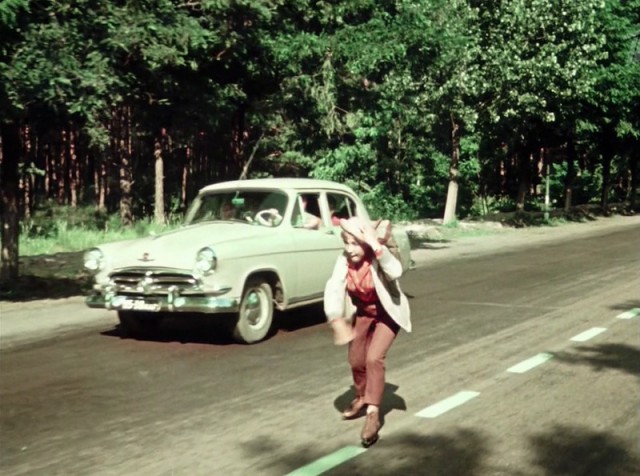 Киев и советский автотрафик 1962 года в фильме "Королева бензоколонки"