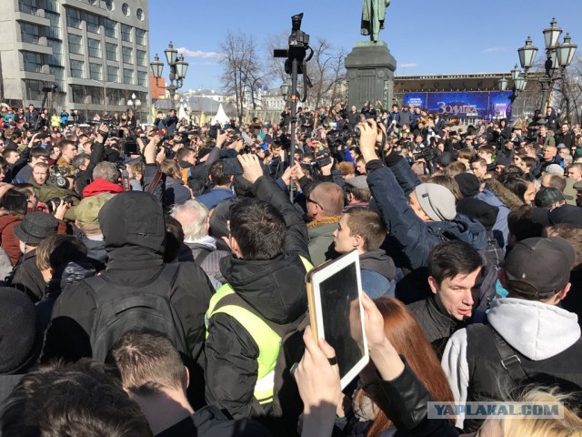 Задержания происходят на антикоррупционных акциях «Он нам не Димон»