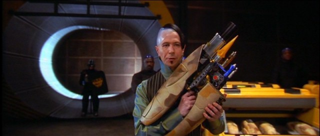 Основание вселенной Люка Бессона: Пятый Элемент ("Fifth Element", 1997)