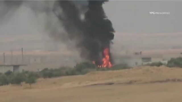 Уничтожение курдами турецкого танка "Леопард 2" в районе Таль-Абьяда.