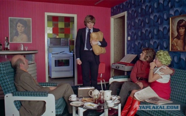 В Рыбацком мать заявила в полицию на 13-летнего сына за его тиктокерское увлечение — пацан скручивал колпачки с колëс чужих тачек.