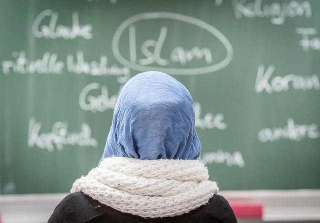 Более 45% учащихся средних школ Вены исповедуют Ислам. Это теперь самая распространенная религиозная конфессия среди школьников