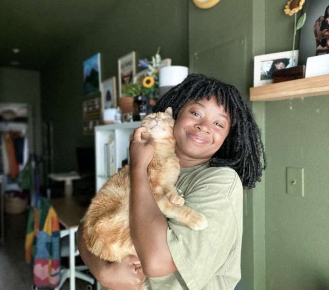 Женщина любит котэ, котэ любит женщину