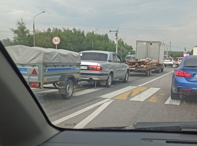 Фура или поезд?