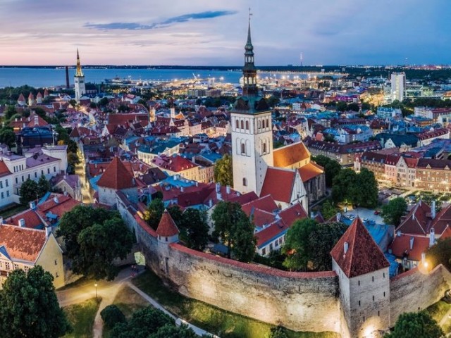 Какие места сейчас на сайте онлайн?