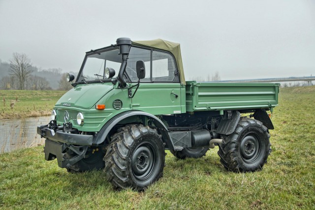 Mercedes Unimog