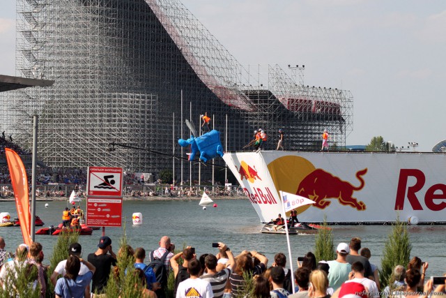 Red Bull Flugtag-2017 в Москве: День полётов и падений