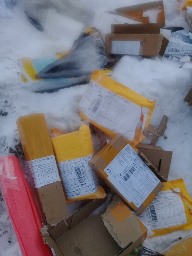 В городе Елец обнаружили вскрытые посылки, которые направлялись в Краснодарский край