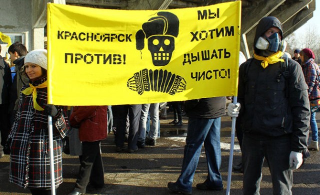 В Петербурге неизвестный разбросал по Невскому проспекту листовки с «преступлениями Путина»