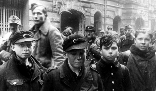 Как бойцы Красной армии выживали зимой, ночуя на снегу?
