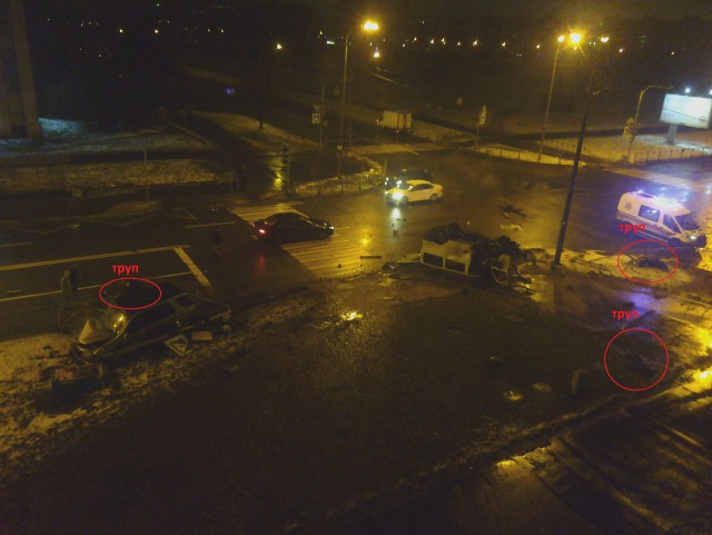 Смертельное ДТП: В Петербурге столкнулись Мерседес с Минивэном, 3 человека погибли