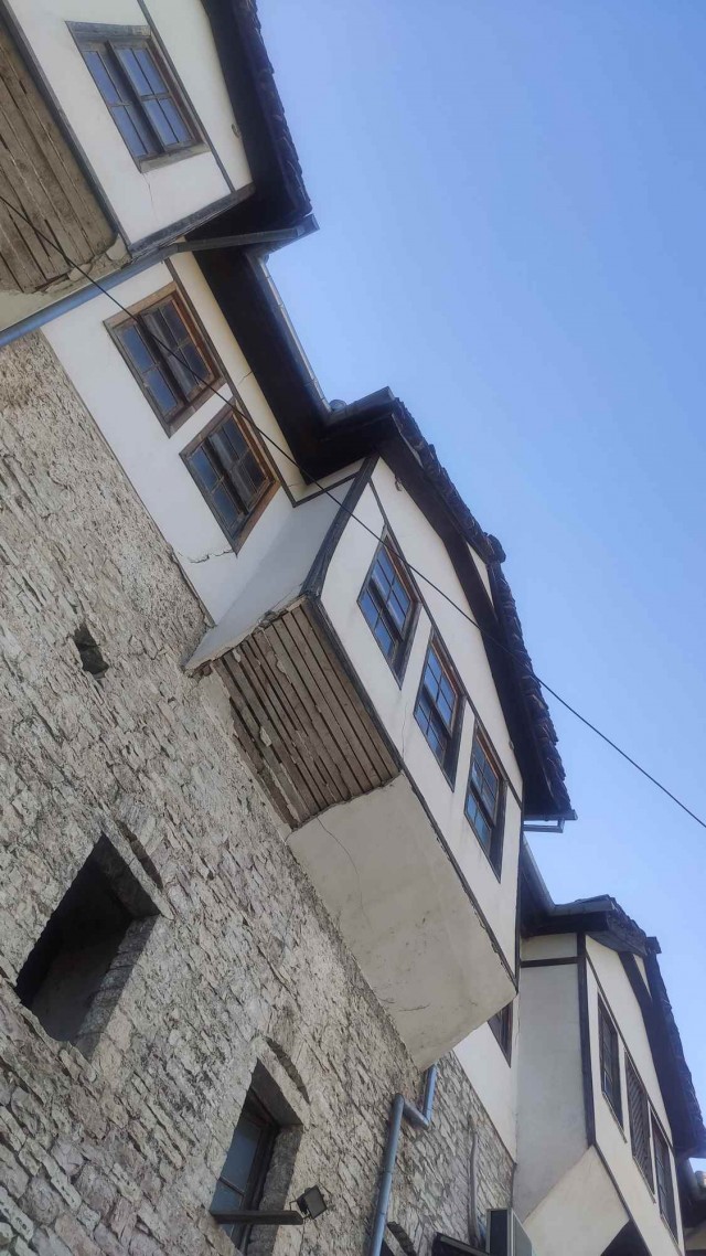 Aлбания в эпоху ХВОРИ всеобщей (2021)