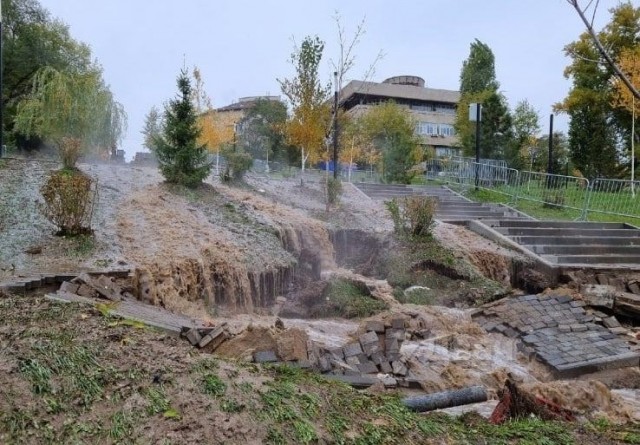 Фекальные воды затопили Волгоград из-за аварии на канализационном коллекторе в пойме реки Царицы