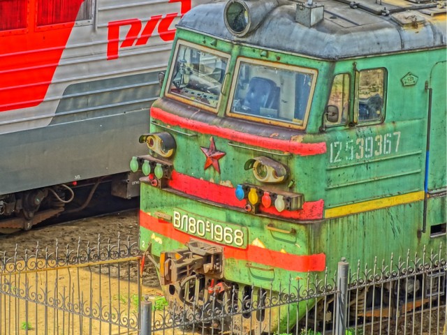 Почему почти все поезда в СССР были зелёными, а сейчас нет? История, скрытая за краской