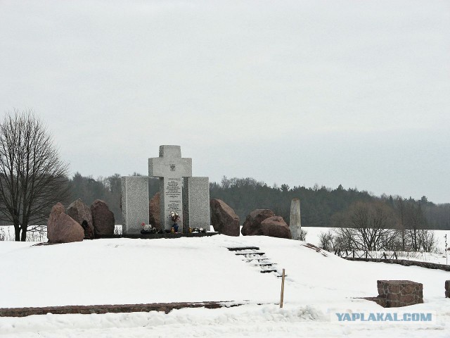 Взорван памятник полякам, которые были убиты бандеровцами