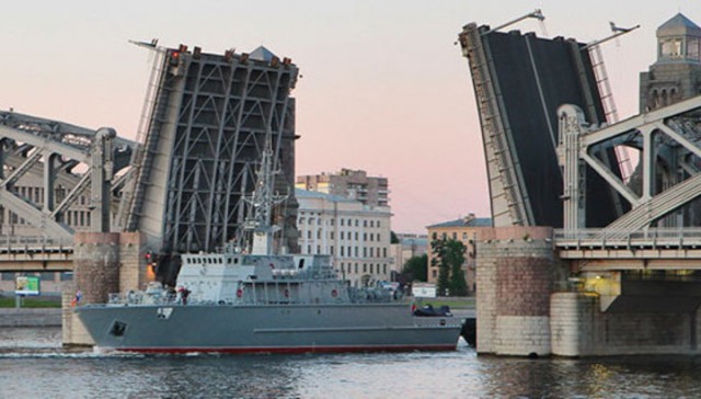 Россия спускает на воду крупнейший в мире стеклопластиковый боевой корабль