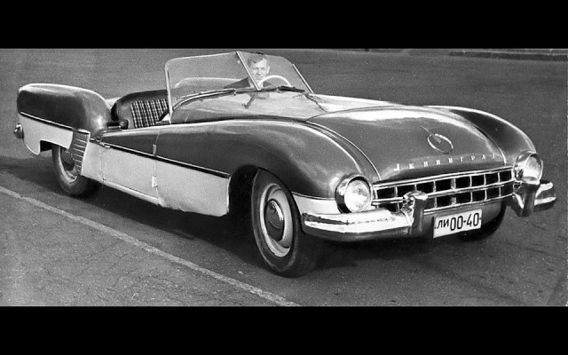 Кадры из автомобильной жизни СССР