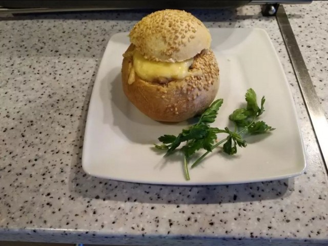 ЭтоНеЖульен