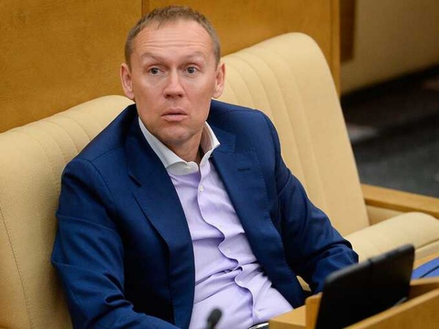 Депутат Госдумы Андрей Луговой в удалённой статье анонсировал новые санкции против уклонистов – лишение их медицинской помощи