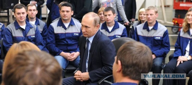 А так же наградил(Николай II) участников расстрела и "распекал" ответственных за недостаточную твердость и жесткость в подавлении..."