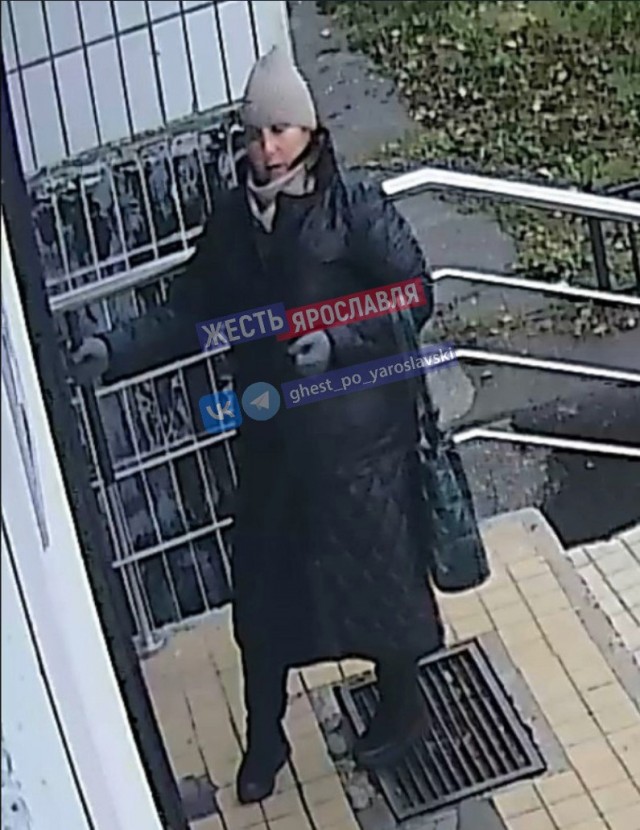 Старушку ограбили в подъезде средь бела дня