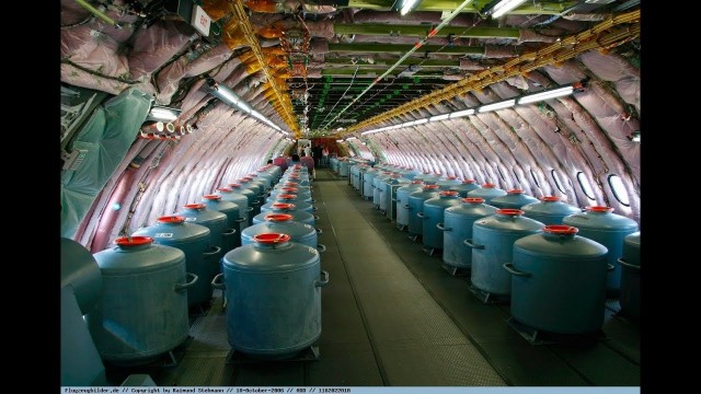 Это не дым из двигателя, это шлейф из водяного пара