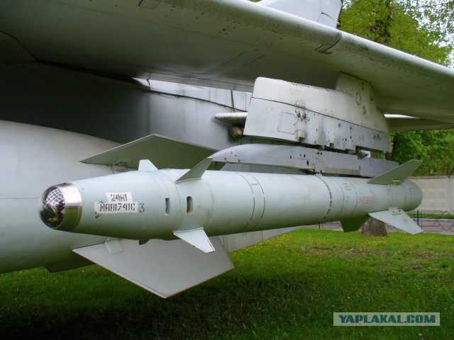 В Сирии боевики засняли попытку сбить Су-24, атакующий ракетой Х-25.