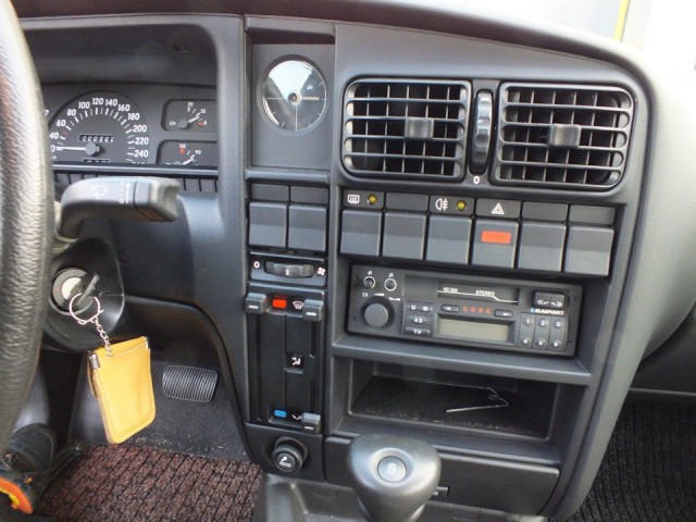 Капсула времени: Opel Omega 1992 года с пробегом 705 км