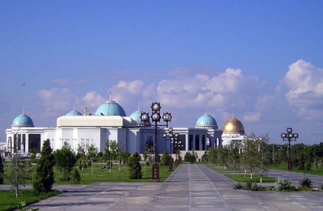 Ашхабад Туркменистан: Закрытый город закрытой страны