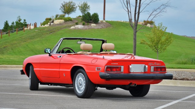 Alfa Romeo Montreal. "Ferrari для бедных". Красивых автофото пост