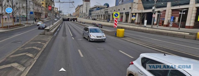 Серьезное ДТП произошло на Садовом кольце в районе Смоленской площади