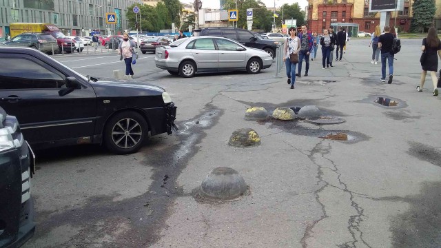 Продолжил жить на Украине